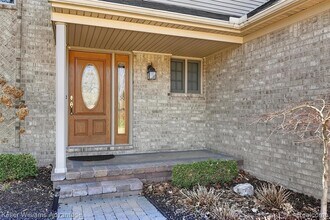 40051 Finley Dr in Canton Township, MI - Building Photo - Building Photo