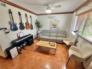 5555 Ludlam Rd in Miami, FL - Building Photo - Building Photo
