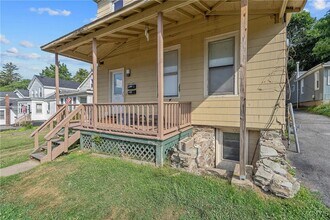 117 W Schuyler St in Oswego, NY - Building Photo - Building Photo