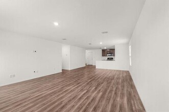 340 Red Rock Trl in Haslet, TX - Foto de edificio - Building Photo