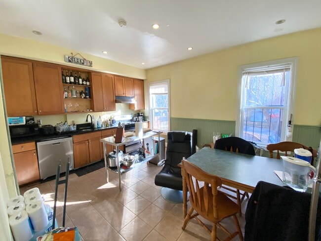 31 Worthington St, Unit 1