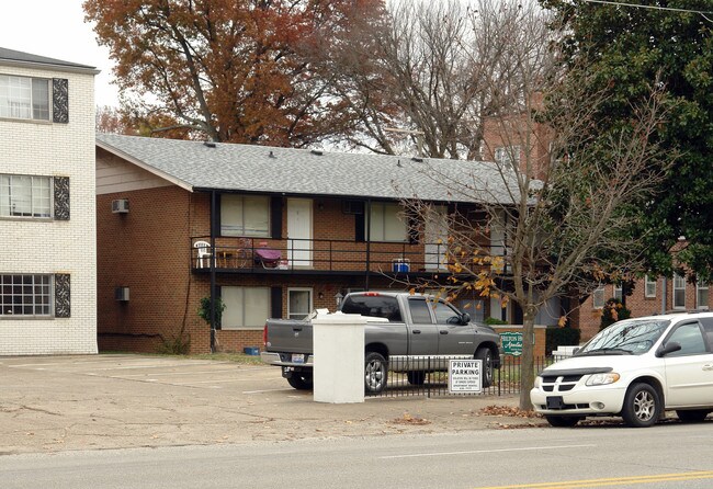 Hilton House Apartments in Huntington, WV - Building Photo - Building Photo