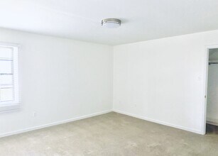 5587 Ashley Square S in Memphis, TN - Building Photo - Building Photo