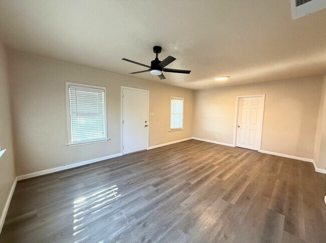 780 E Alexander Ave in Merced, CA - Foto de edificio - Building Photo