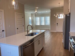 4874 Silas Ave in Hoover, AL - Foto de edificio - Building Photo