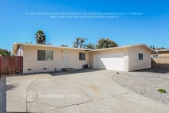 1135 Erica St in Escondido, CA - Building Photo - Building Photo