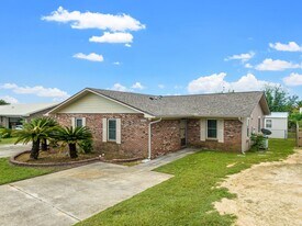 5100 Hickory St in Panama City, FL - Building Photo