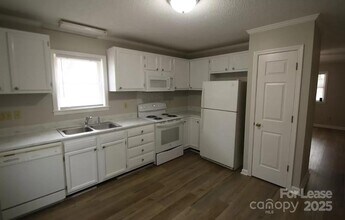 92 Akron Ave in Kannapolis, NC - Building Photo - Building Photo