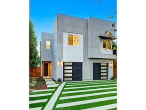 813 N Orange Dr in Los Angeles, CA - Building Photo - Building Photo