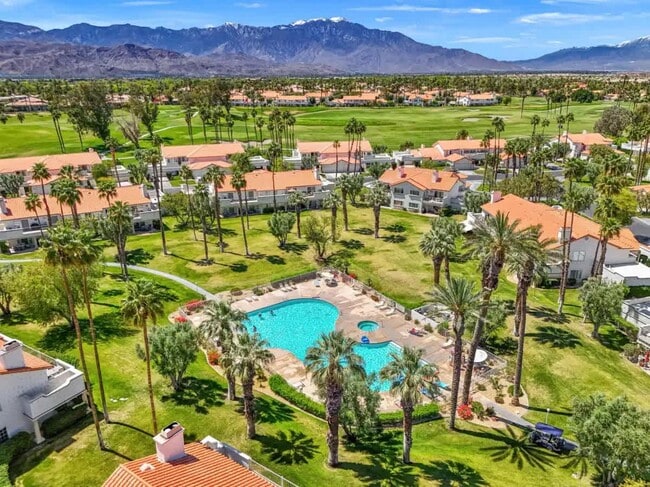248 Vista Royale Cir W in Palm Desert, CA - Building Photo - Building Photo