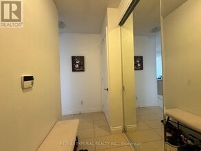 60 S Town Centre Blvd in Markham, ON - Building Photo - Building Photo