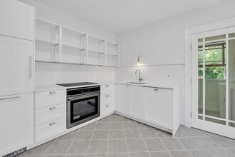 31 Justin Rd, Unit 2 in Boston, MA - Foto de edificio - Building Photo