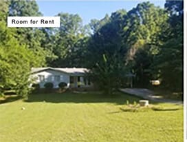 110 Dean Pl, Unit Room B in Knightdale, NC - Building Photo