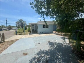 2609 Braeburn Dr in Largo, FL - Building Photo - Building Photo
