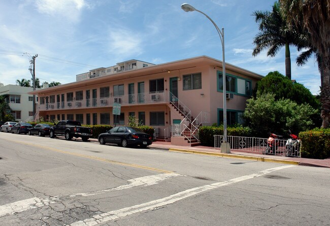 761 Euclid Ave in Miami Beach, FL - Building Photo - Building Photo