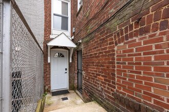 651 Columbia Rd NW in Washington, DC - Building Photo - Building Photo