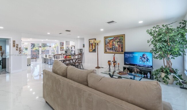 6613 Westwood Blvd in Tamarac, FL - Building Photo - Building Photo