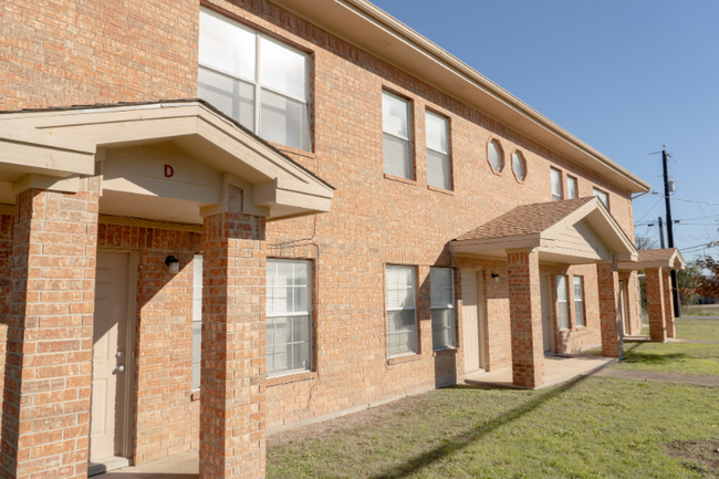 300 Veterans Dr in Kyle, TX - Building Photo - Building Photo