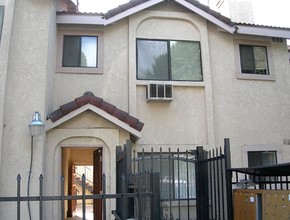 5326 Huntington Dr S in Los Angeles, CA - Building Photo - Building Photo