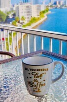 2910 Point E Dr in Aventura, FL - Building Photo