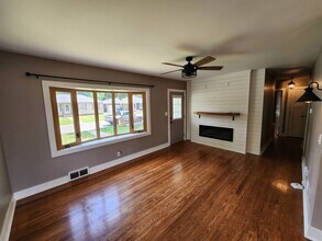 2301 5th St in East Moline, IL - Building Photo - Building Photo