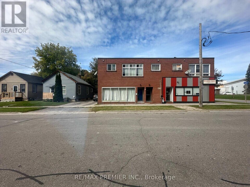 92 Wolfe St in Oshawa, ON - Building Photo