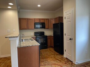 6411 Melanzane Ave in San Antonio, TX - Building Photo - Building Photo