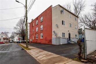 37-39 Elliott St, Unit 2R in Hartford, CT - Building Photo - Building Photo