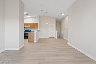 8668 Tomnitz Ave in Las Vegas, NV - Building Photo - Building Photo