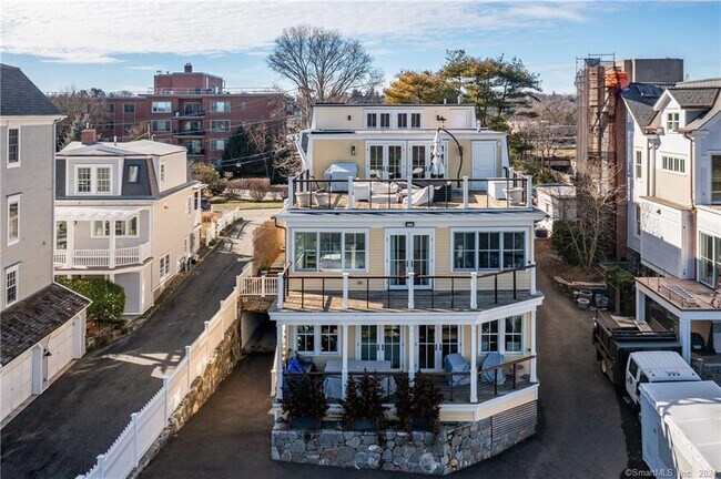 623 Steamboat Rd