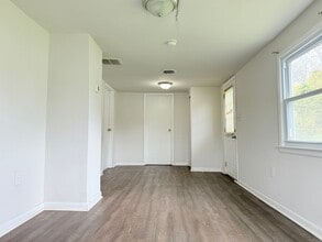 745 Clarence St in Seaford, DE - Building Photo - Building Photo