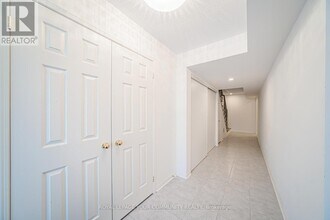 77 Ness Dr in Richmond Hill, ON - Building Photo - Building Photo