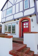3567 Redwood Rd in Oakland, CA - Building Photo - Building Photo
