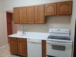 705 S Poplar St in Carbondale, IL - Building Photo - Building Photo