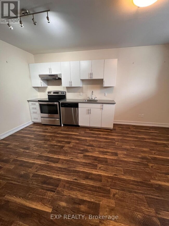 144 Barrette St in Ottawa, ON - Building Photo - Building Photo