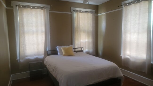 property at 146 W 6th St
