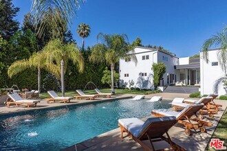 703 N Maple Dr in Beverly Hills, CA - Building Photo - Building Photo