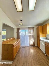 6052 Walnut Creek Rd in Reno, NV - Building Photo - Building Photo