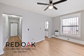 692 Valencia St, Unit 200 in Los Angeles, CA - Building Photo - Building Photo