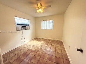 1942 Thomas St in Hollywood, FL - Building Photo - Building Photo