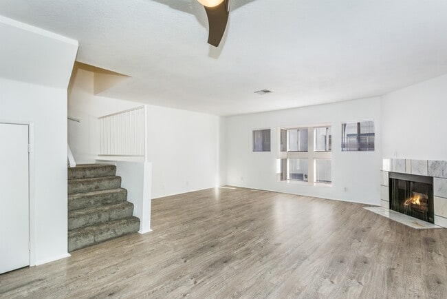 534 Venice Way in Inglewood, CA - Building Photo - Building Photo