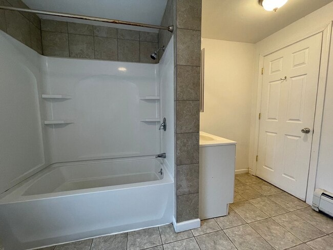 66 Meadow St in North Adams, MA - Building Photo - Building Photo