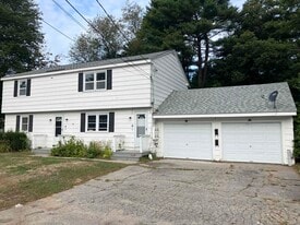 6 Willowbrook Dr in Rochester, NH - Building Photo