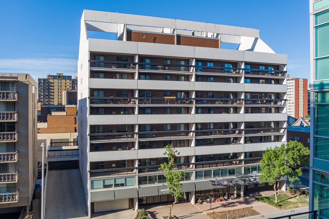 Stonehaven in Calgary, AB - Building Photo