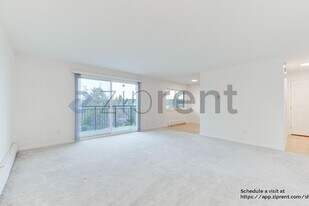 911 N 73rd St in Seattle, WA - Building Photo