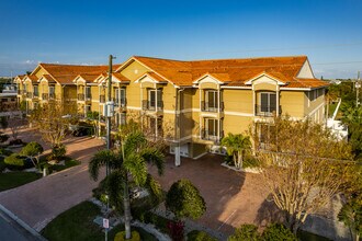 300 Capri Blvd in Treasure Island, FL - Building Photo - Building Photo