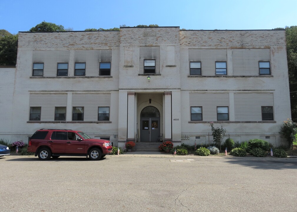 4200 Arnold Ave in Lower Burrell, PA - Building Photo