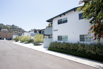 1568 Yosemite Dr in Los Angeles, CA - Building Photo - Building Photo