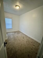 2027 Chesterland Ave, Unit Up in Lakewood, OH - Foto de edificio - Building Photo