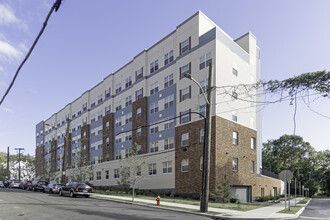 Point & Ravine in Yonkers, NY - Building Photo - Building Photo